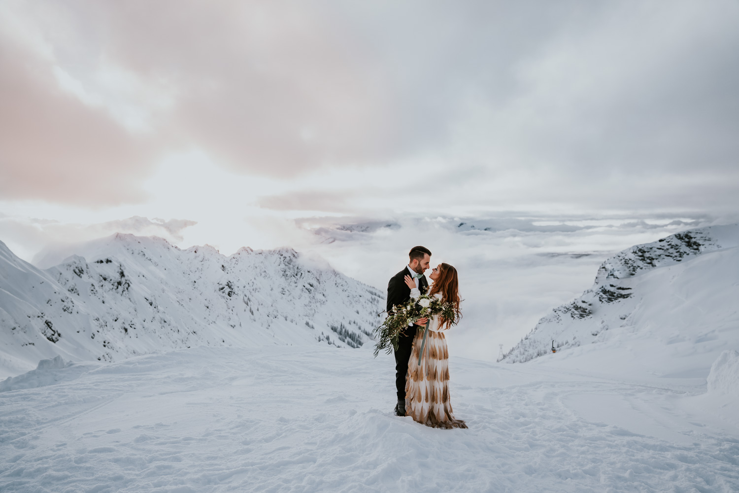 Brautstyling von Daniela Schatz aus München – Brautpaar in den Bergen
